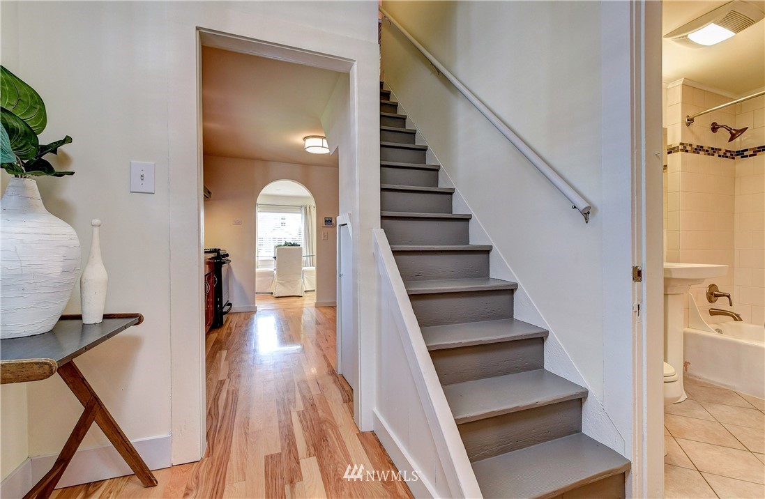339 Wells Avenue North Renton, WA 98057 - Photo 10 of 26 Gallery Image 10