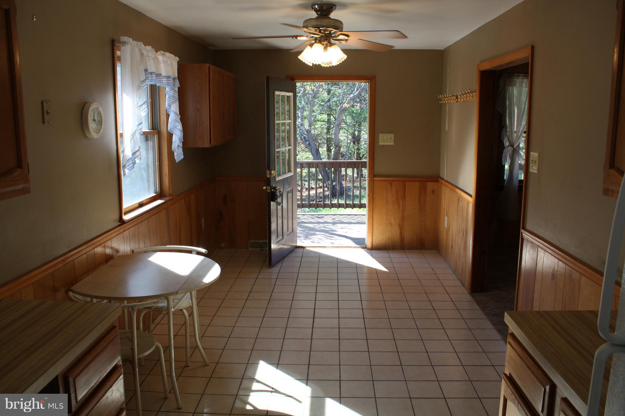 5348 Fort Valley Road Fort Valley, VA 22652 - Photo 5 of 22 Kitchen