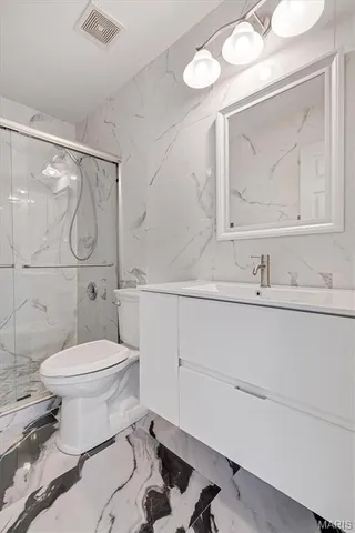 $619,000 | 489 Westglen Village Drive, Ballwin, MO 63021