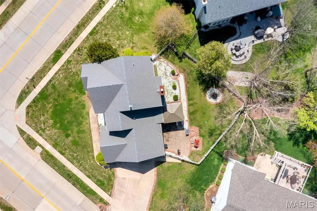 $619,000 | 489 Westglen Village Drive, Ballwin, MO 63021