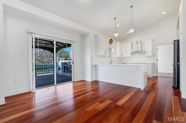 $619,000 | 489 Westglen Village Drive, Ballwin, MO 63021