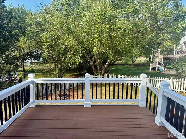 $619,000 | 489 Westglen Village Drive, Ballwin, MO 63021