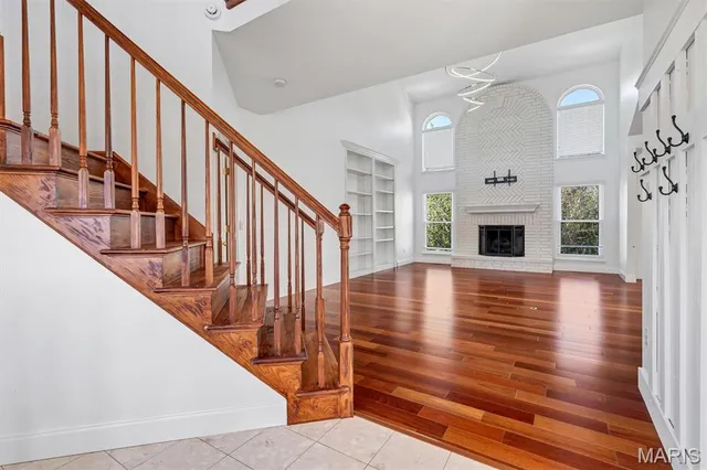 $619,000 | 489 Westglen Village Drive, Ballwin, MO 63021