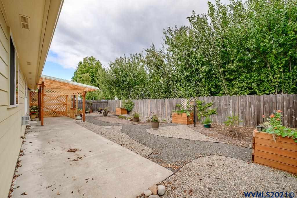 1917 Summerfield Court Southwest Albany, OR 97321 - Photo 25 of 29 Gallery Image 25