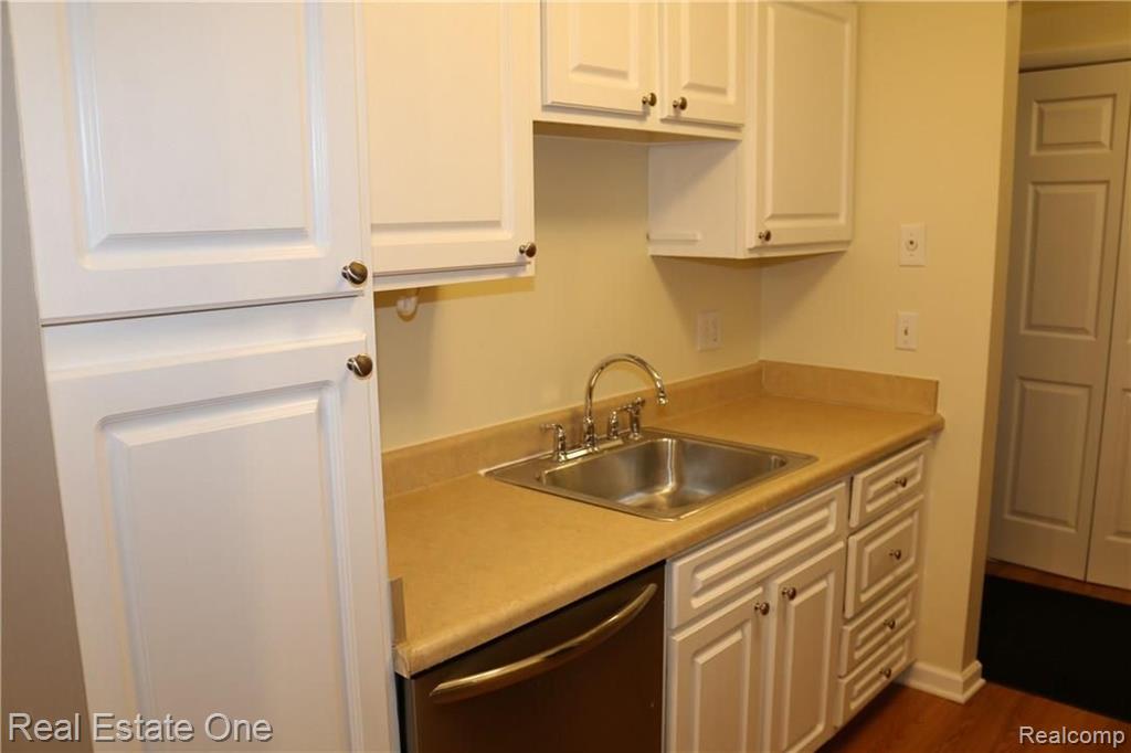 30038 West 12 Mile Road, Unit 42 Farmington, MI 48334 - Photo 22 of 23