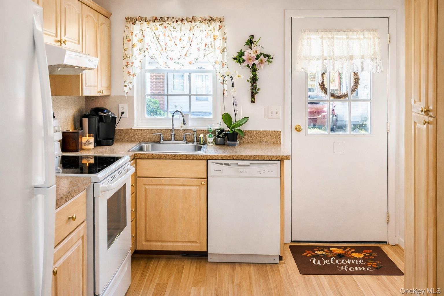 124 Exmore Court, Unit A Ridge, NY 11961 - Photo 4 of 24