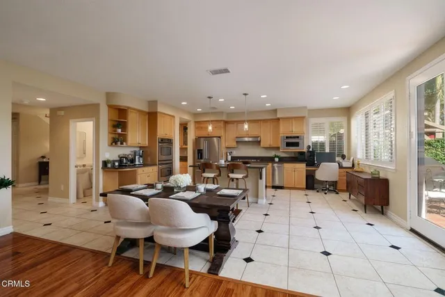 $1,295,000 | 664 Corte Regalo, Camarillo, CA 93010