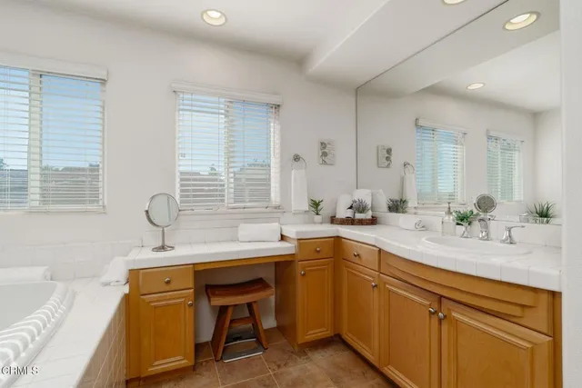 $1,295,000 | 664 Corte Regalo, Camarillo, CA 93010