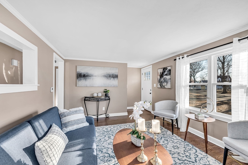 94 Lang Street Springfield, MA 01104 - Photo 8 of 29 Gallery Image 8