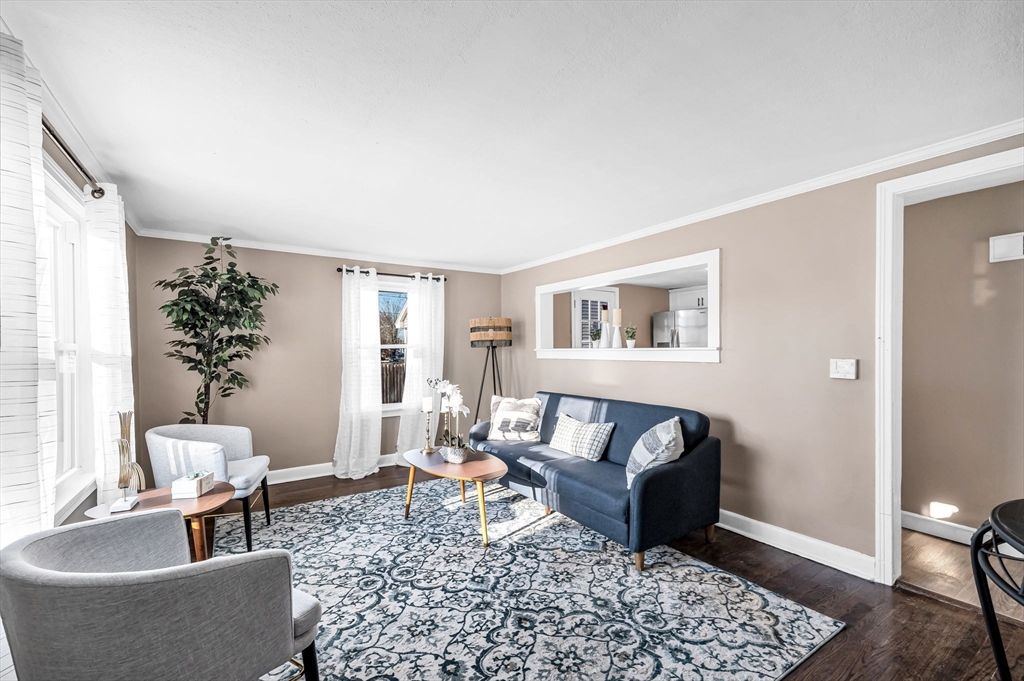 94 Lang Street Springfield, MA 01104 - Photo 10 of 29 Gallery Image 10
