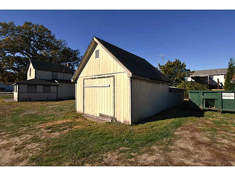 2515 West Shore Road Warwick, RI 02889 - Photo 14 of 14 Exterior Front.