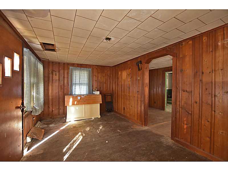 2515 West Shore Road Warwick, RI 02889 - Photo 4 of 14 Other. MIDDLE ROOM