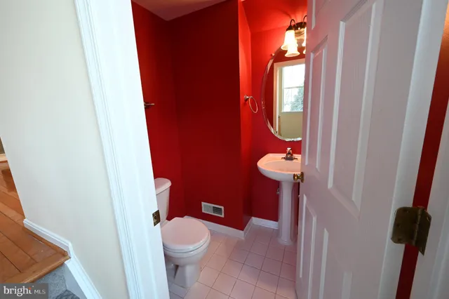 $2,900 | 20855 Collingwood Terrace, Sterling, VA 20165