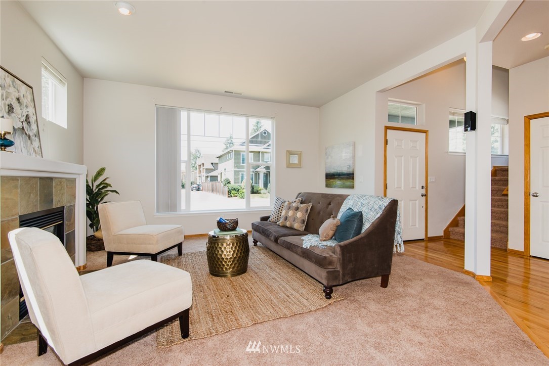 3920 Meadow Avenue North Renton, WA 98056 - Photo 3 of 24 Gallery Image 3