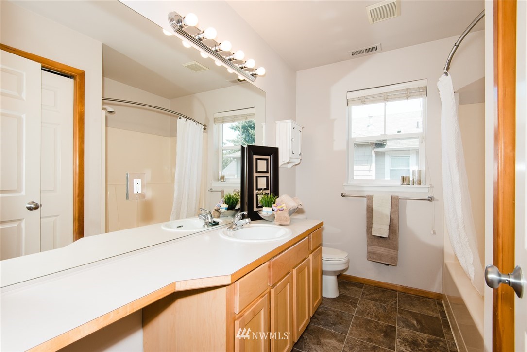3920 Meadow Avenue North Renton, WA 98056 - Photo 21 of 24 Gallery Image 21