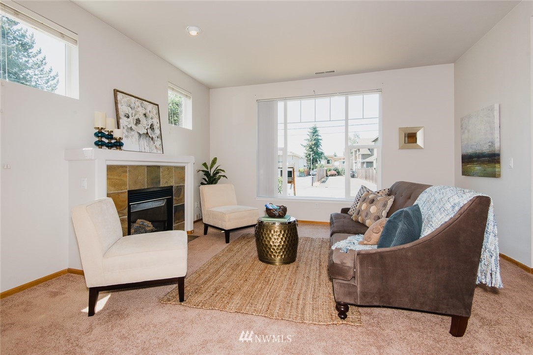 3920 Meadow Avenue North Renton, WA 98056 - Photo 4 of 24 Gallery Image 4