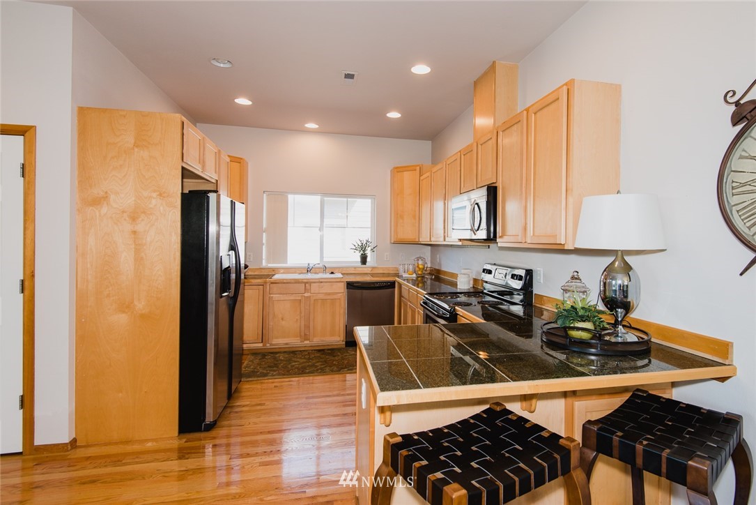 3920 Meadow Avenue North Renton, WA 98056 - Photo 7 of 24 Gallery Image 7