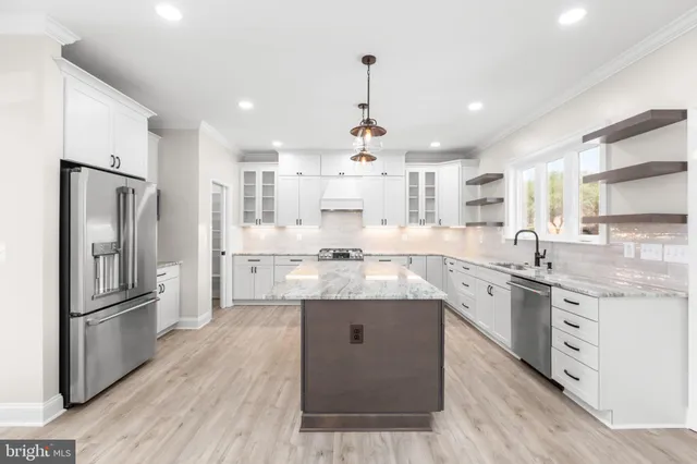 $899,000 | 613 Kenmore Avenue, Fredericksburg, VA 22401