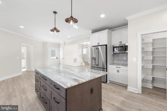 $899,000 | 613 Kenmore Avenue, Fredericksburg, VA 22401