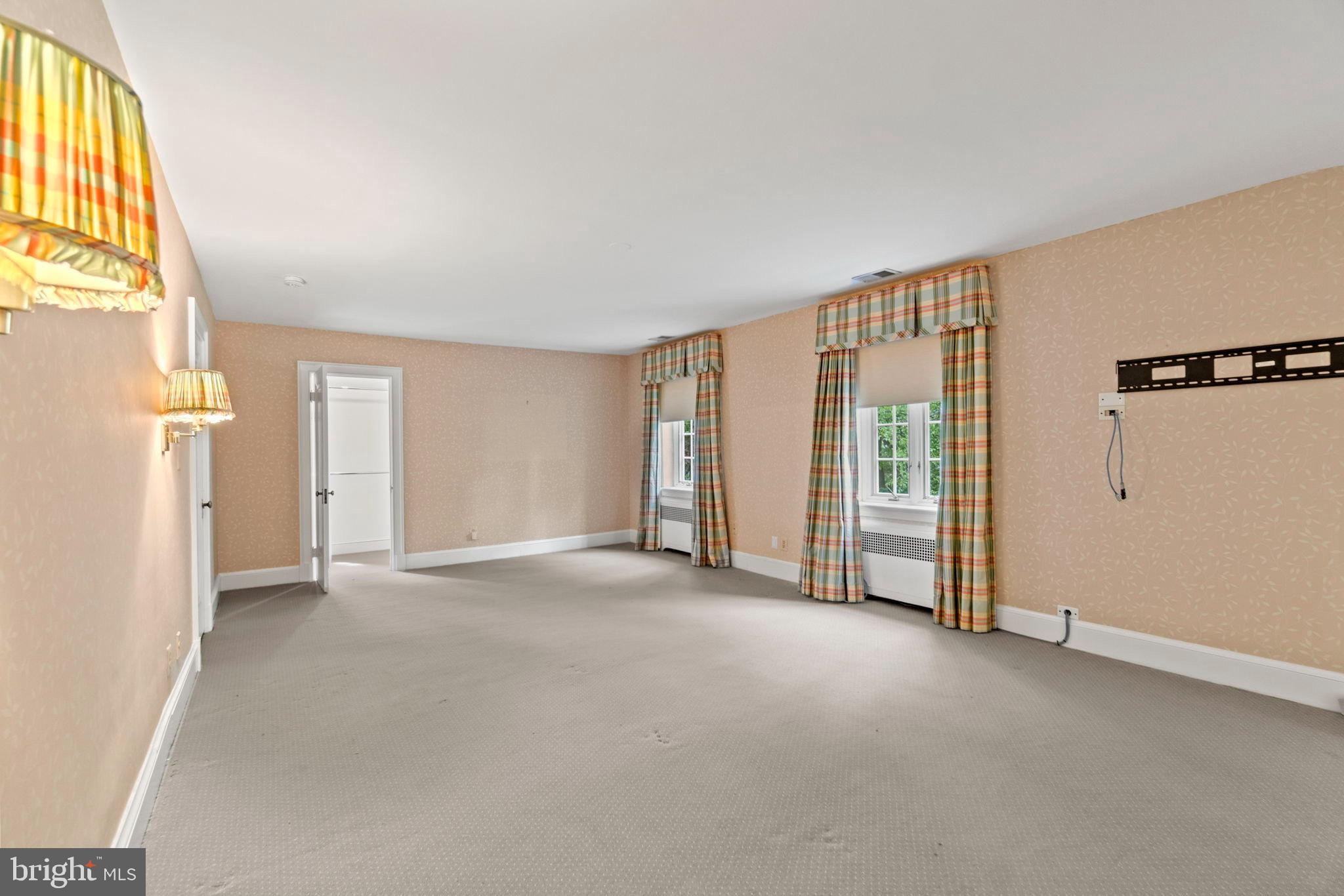 4501 Linnean Avenue Northwest Washington, DC 20008 - Photo 14 of 27 Primary Suite