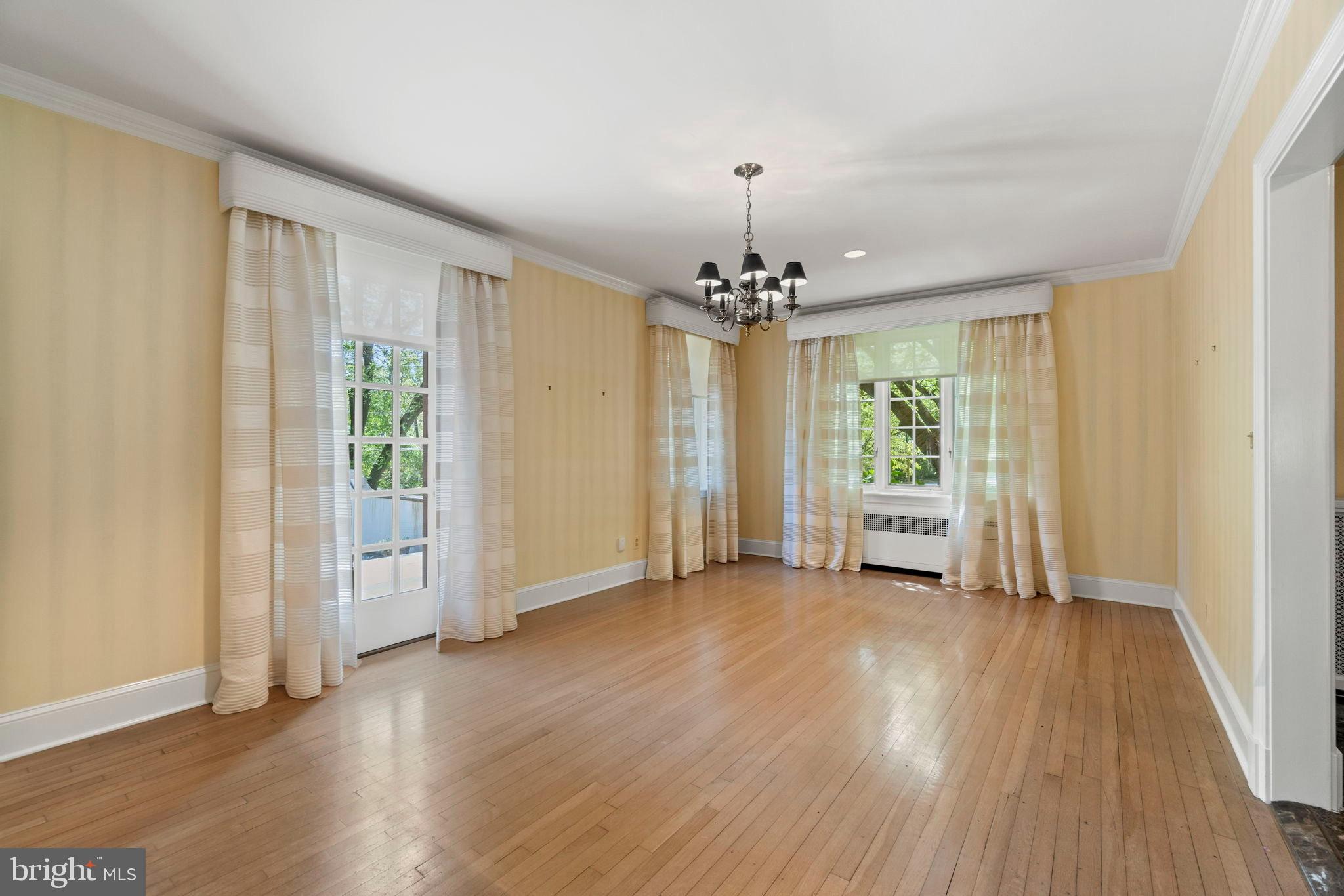 4501 Linnean Avenue Northwest Washington, DC 20008 - Photo 5 of 27 Dining Room