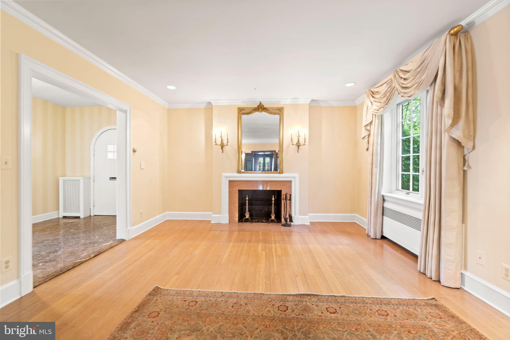 4501 Linnean Avenue Northwest Washington, DC 20008 - Photo 6 of 27 Living Room