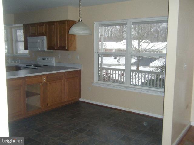 2820 Feather Ridge Court Dunkirk, MD 20754 - Photo 10 of 15 EAT IN KITCHEN AREA