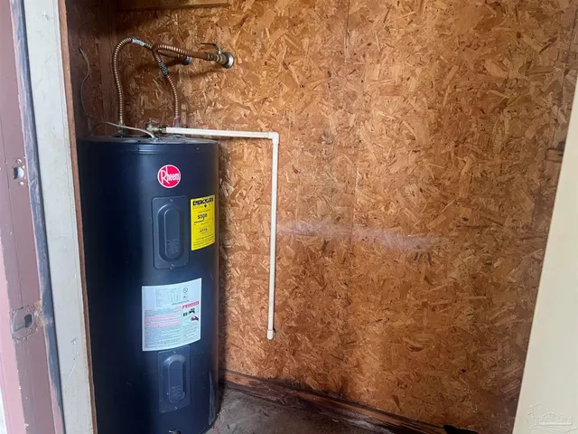 $105,000 | 2300 West Michigan Avenue, Unit 1, Pensacola, FL 32526