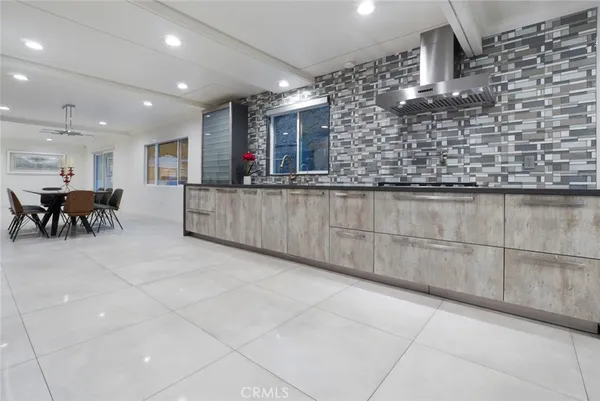 $9,800 | 3381 Oakmont View Drive, Glendale, CA 91208