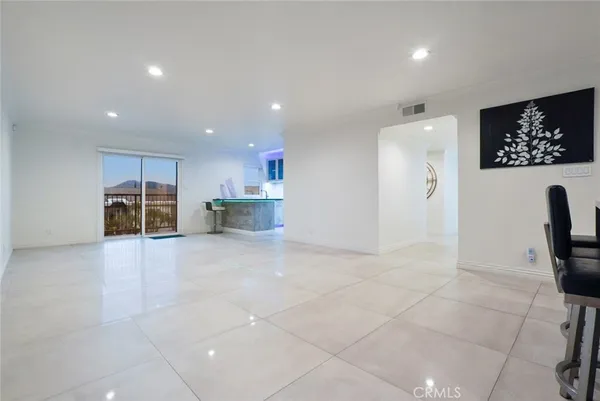 $9,800 | 3381 Oakmont View Drive, Glendale, CA 91208