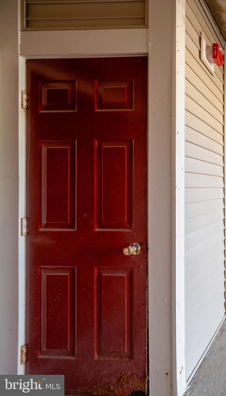 2322 Falls Gable Lane, Unit N Baltimore, MD 21209 - Photo 31 of 44 a view of a door of the house