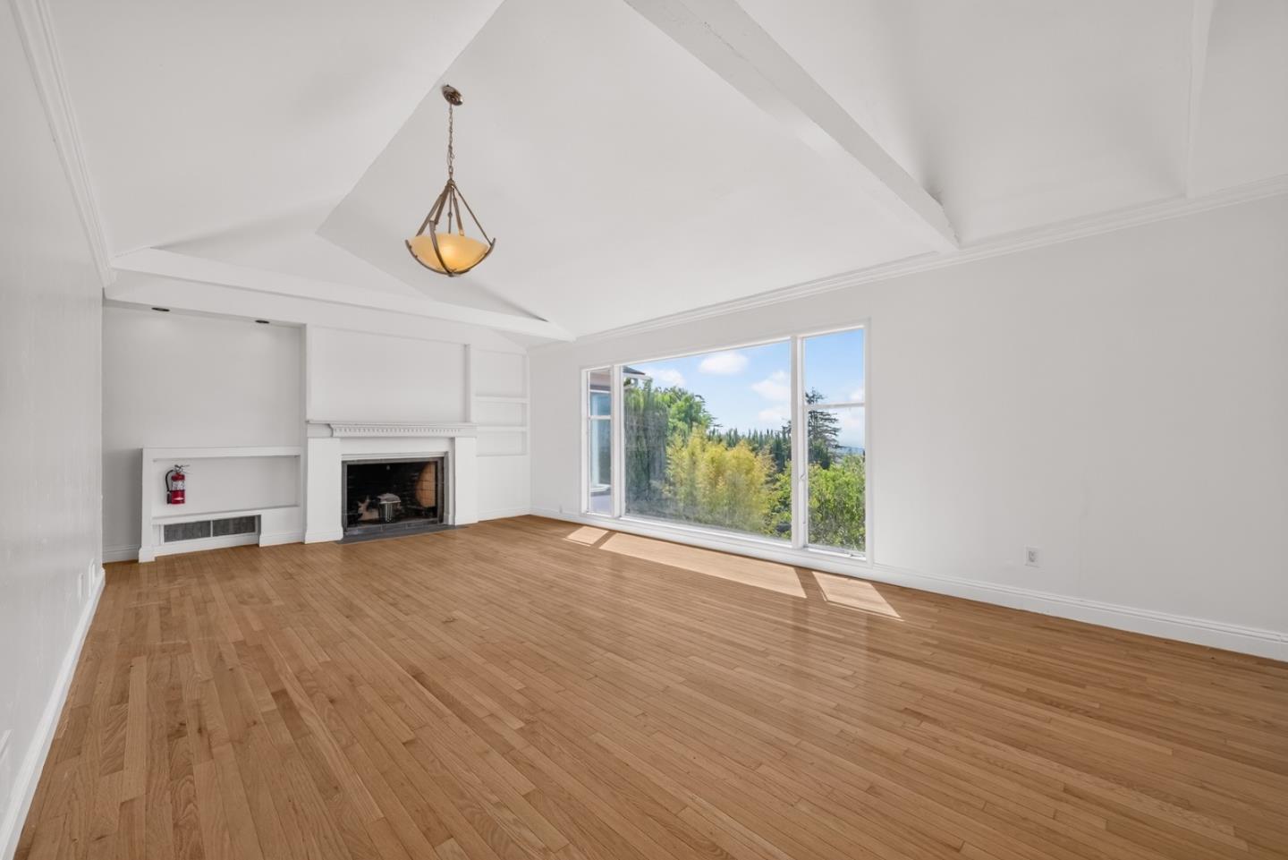 10831 Ridgeview Way San Jose, CA 95127 - Photo 3 of 11 Gallery Image 3