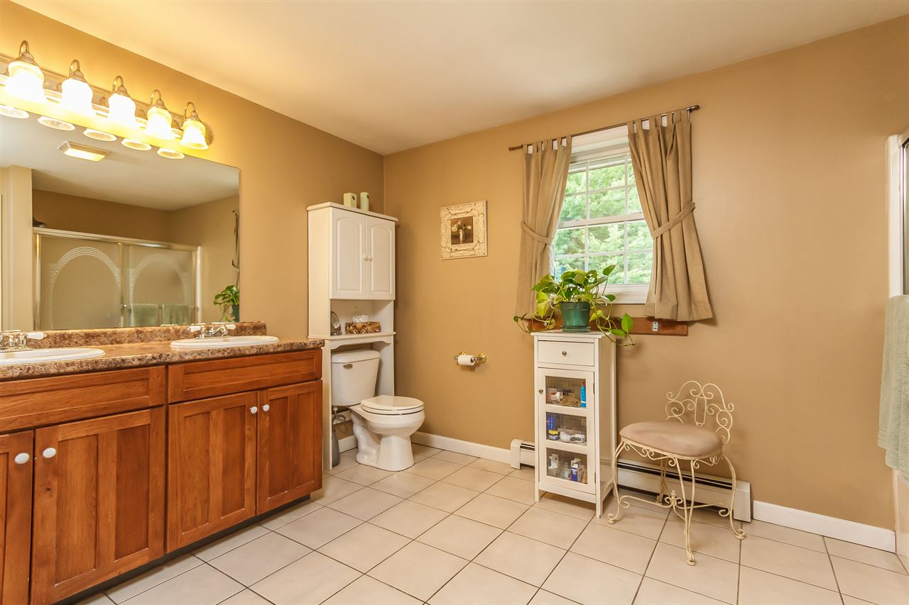 615 Bedford Road New Boston, NH 03070 - Photo 21 of 40