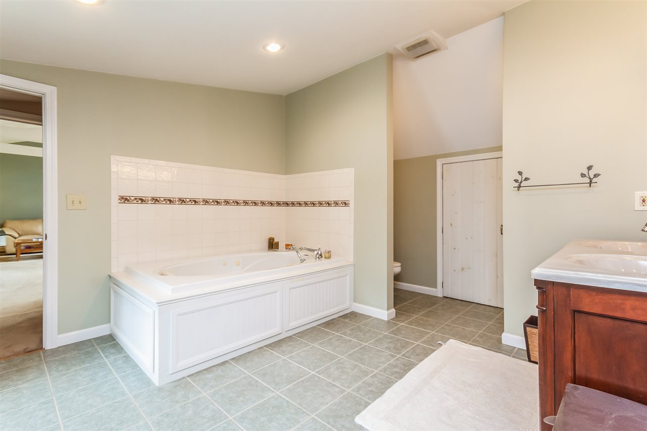 615 Bedford Road New Boston, NH 03070 - Photo 28 of 40