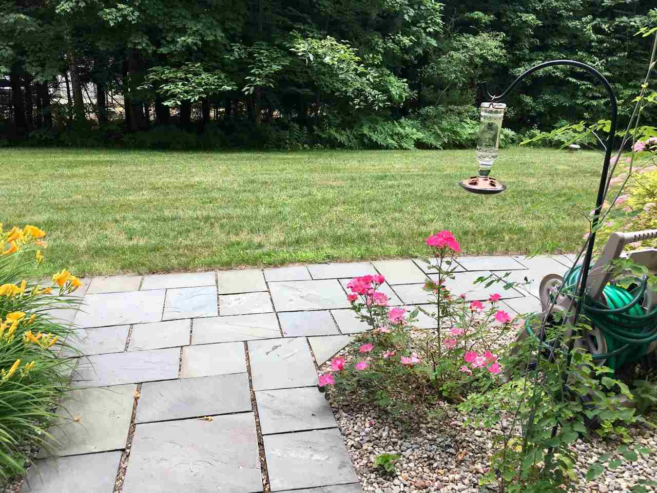 615 Bedford Road New Boston, NH 03070 - Photo 4 of 40