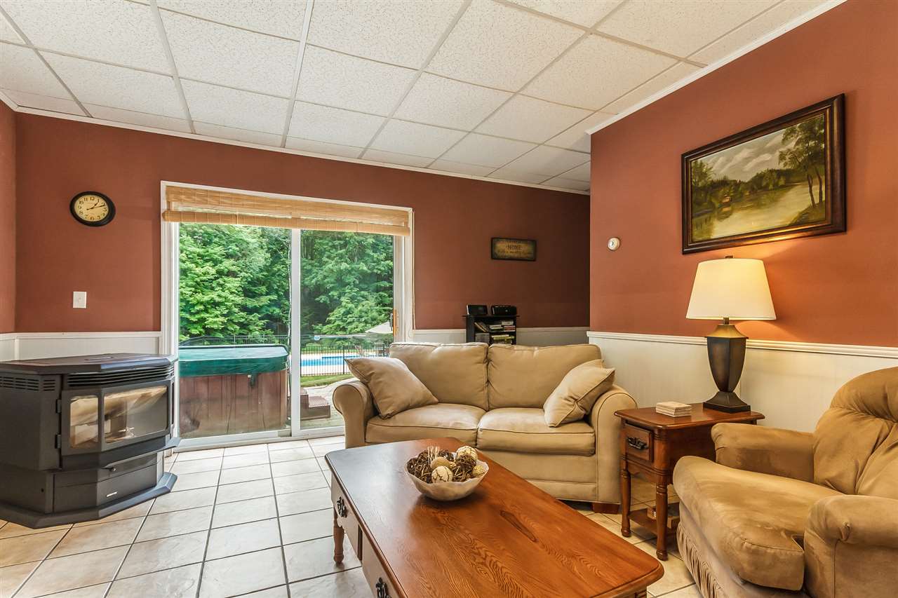 615 Bedford Road New Boston, NH 03070 - Photo 7 of 40