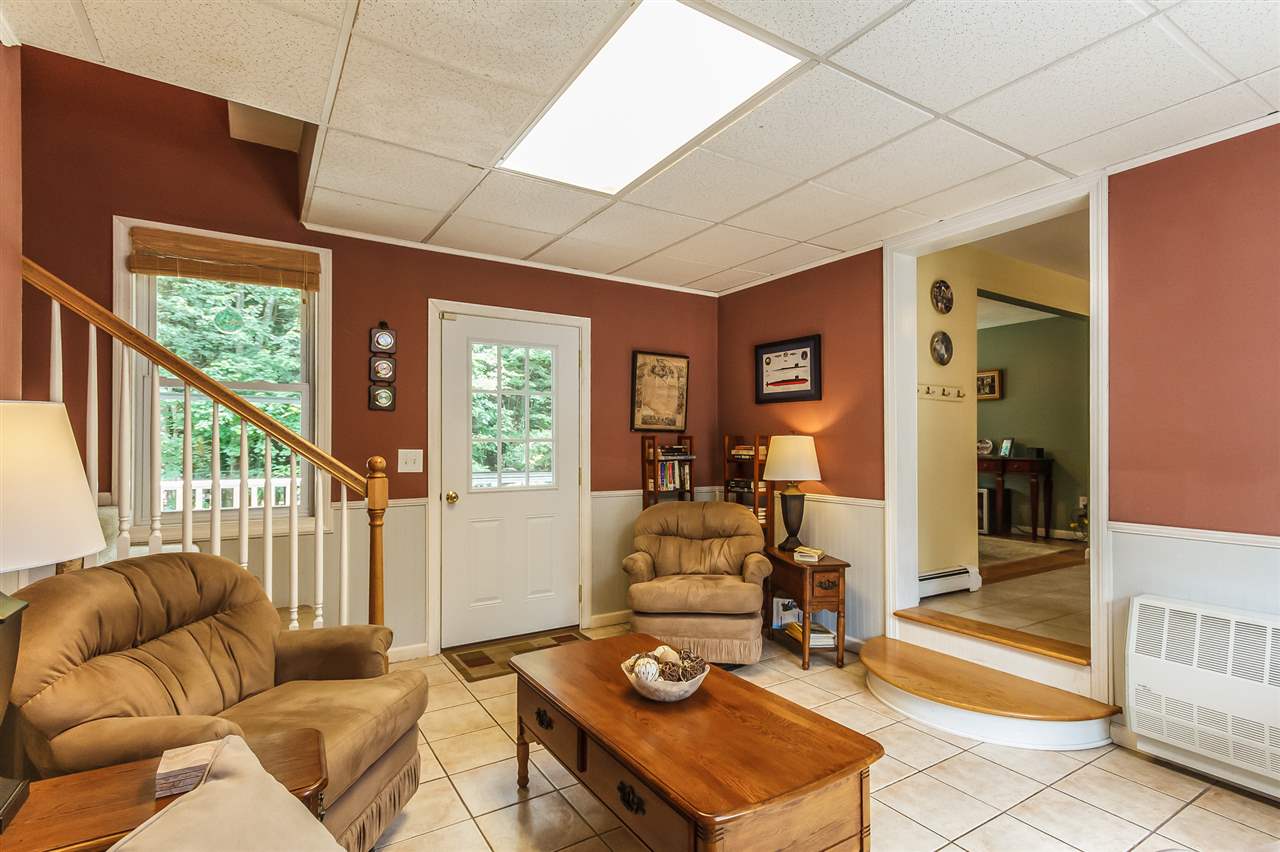 615 Bedford Road New Boston, NH 03070 - Photo 8 of 40