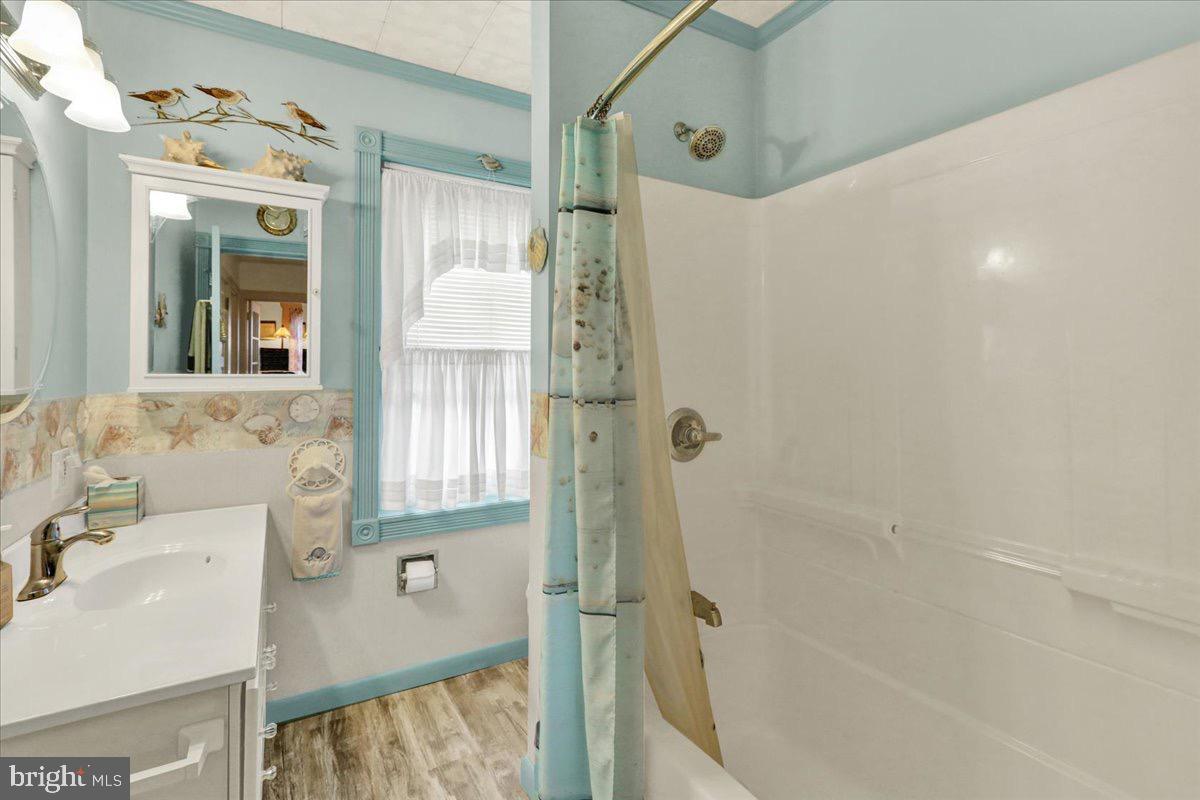 375 Sunset Road Reading, PA 19611 - Photo 14 of 23 a bathroom with a sink and shower