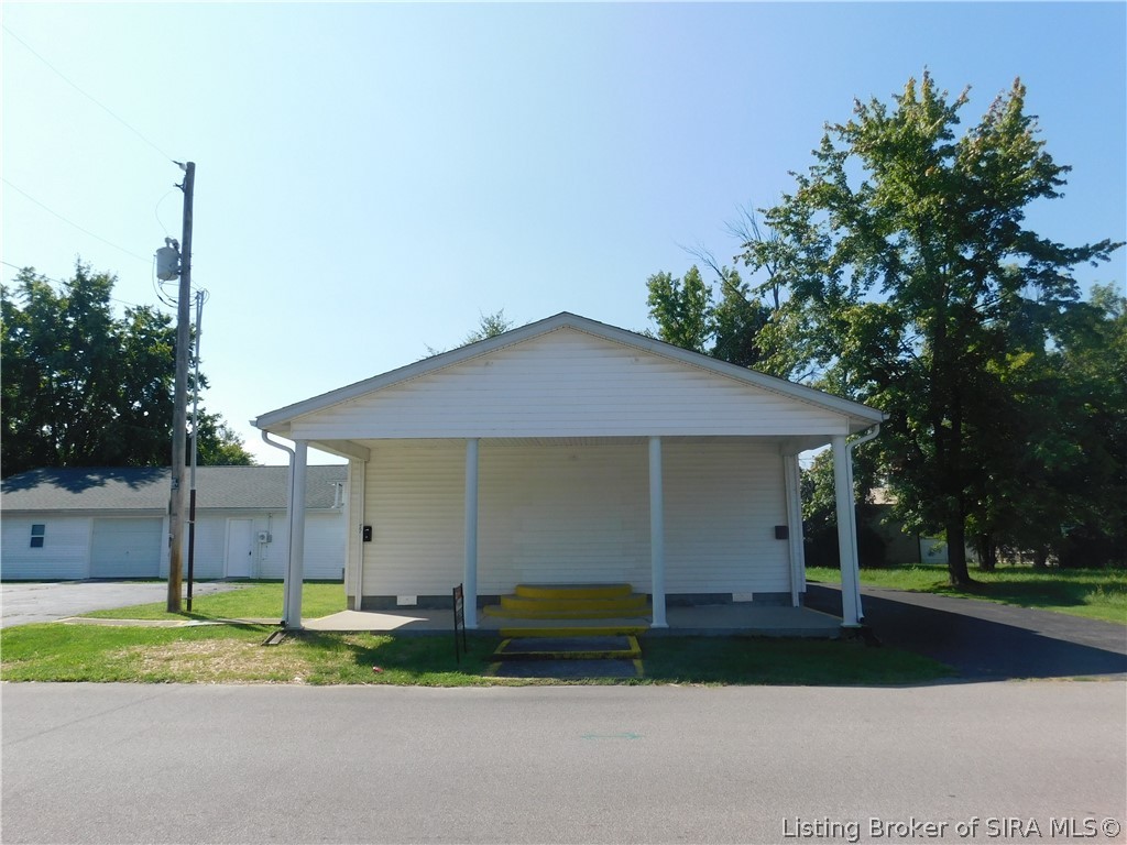 67 Rural Street Austin, IN 47102 - Photo 1 of 66 Gallery Image 1