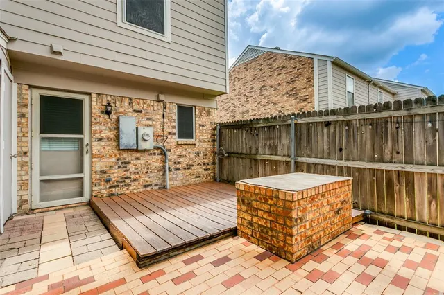 $199,000 | 17 Abbey Road, Euless, TX 76039