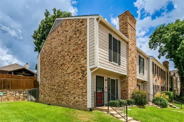 $199,000 | 17 Abbey Road, Euless, TX 76039