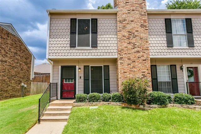 $199,000 | 17 Abbey Road, Euless, TX 76039