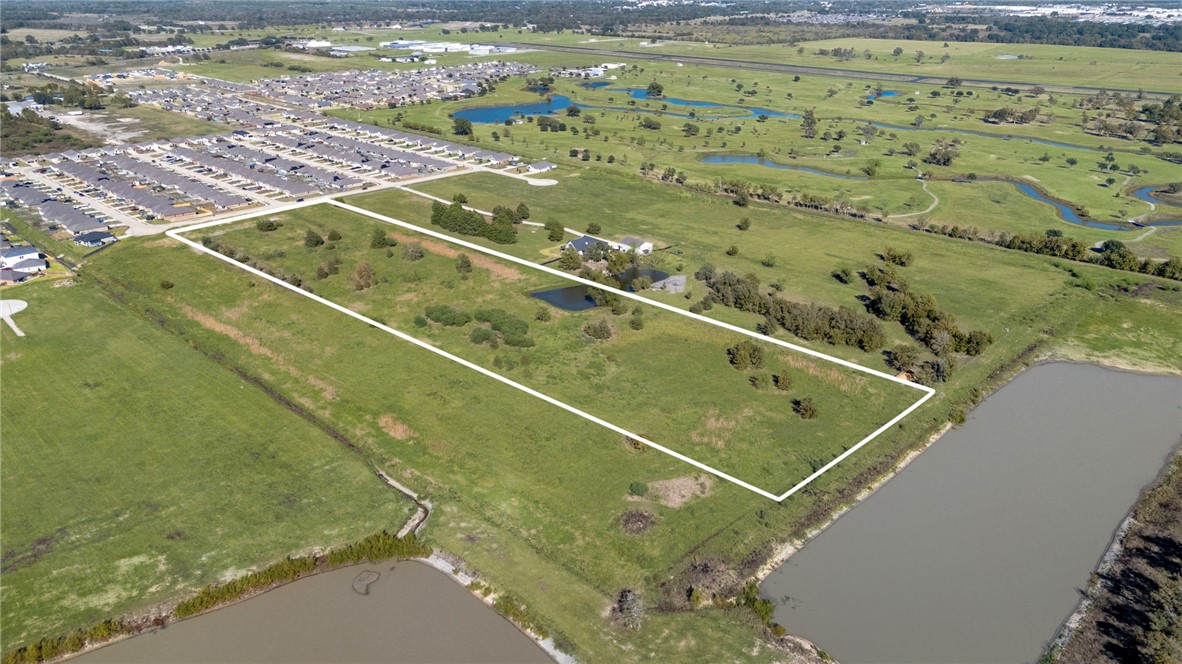 Lot 46 Back Nine Lane Navasota, TX 77868 - Photo 2 of 18 a view of a tennis court