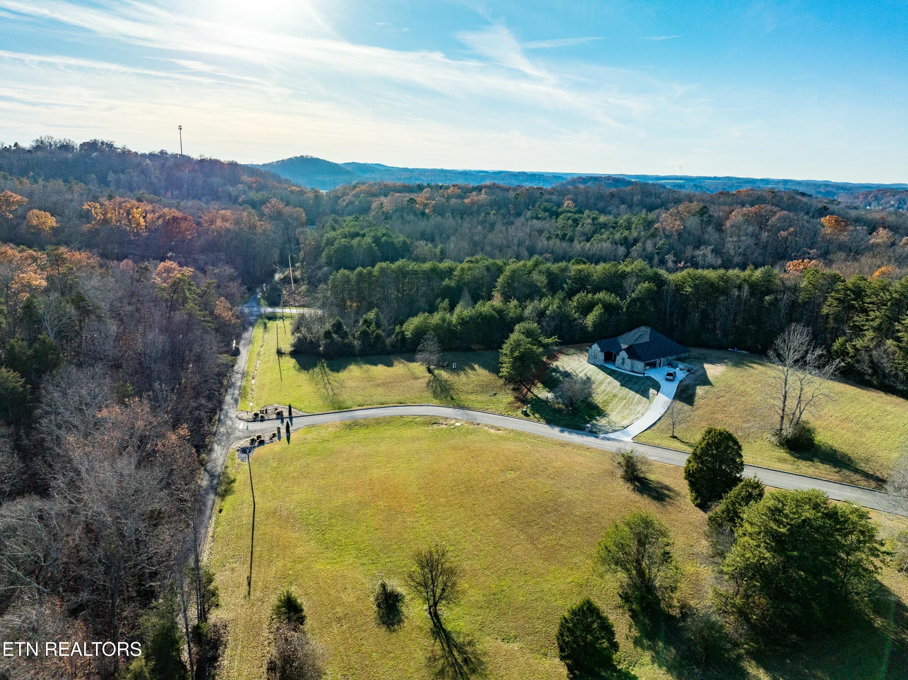 120 Hughes Road Greenback, TN 37742 - Photo 6 of 15 tempImageugLrEc