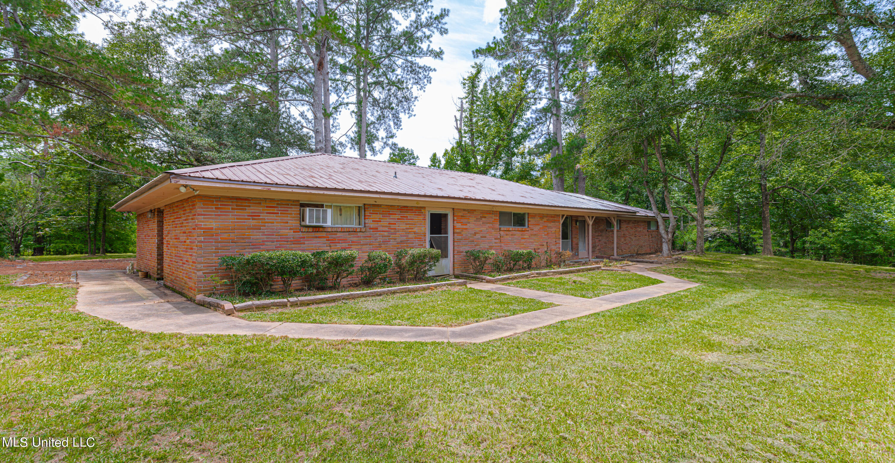 1965 McRaven Road Clinton, MS 39056 - Photo 1 of 28 1R4A1614-Enhanced-NR