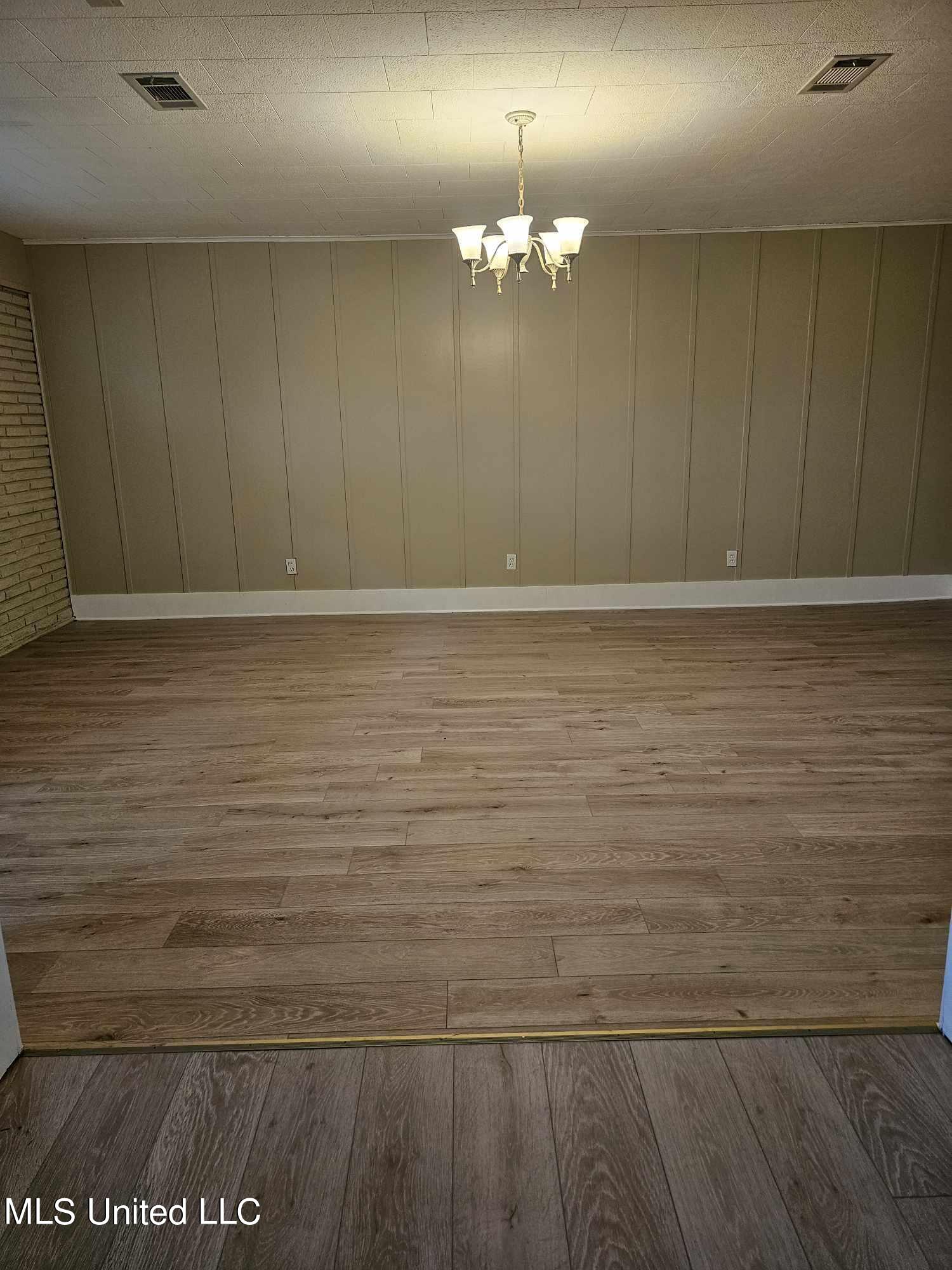 1965 McRaven Road Clinton, MS 39056 - Photo 25 of 28 450451094_454754747521854_43907217719710