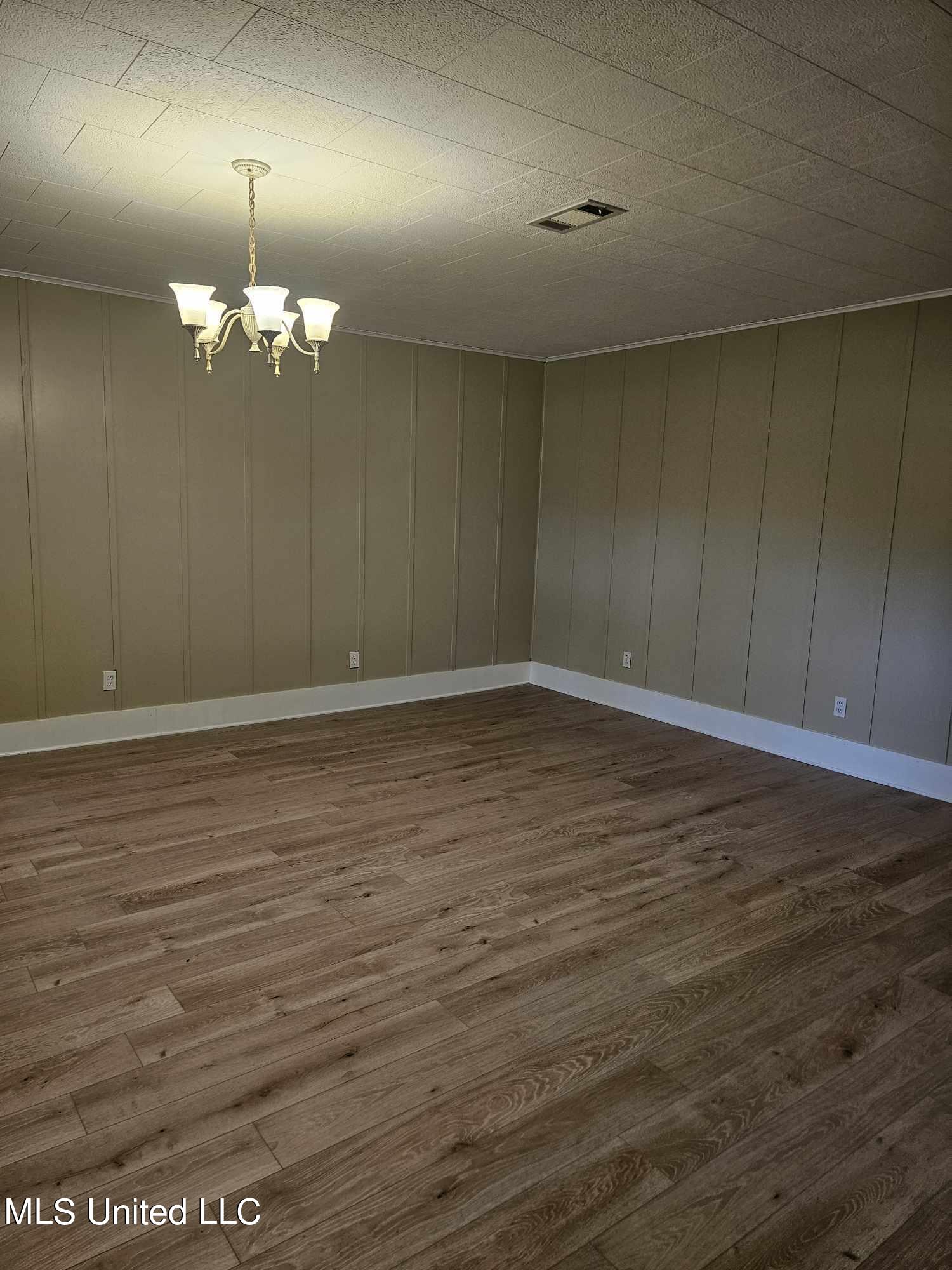 1965 McRaven Road Clinton, MS 39056 - Photo 26 of 28 451933175_1951604788618129_5013502034981