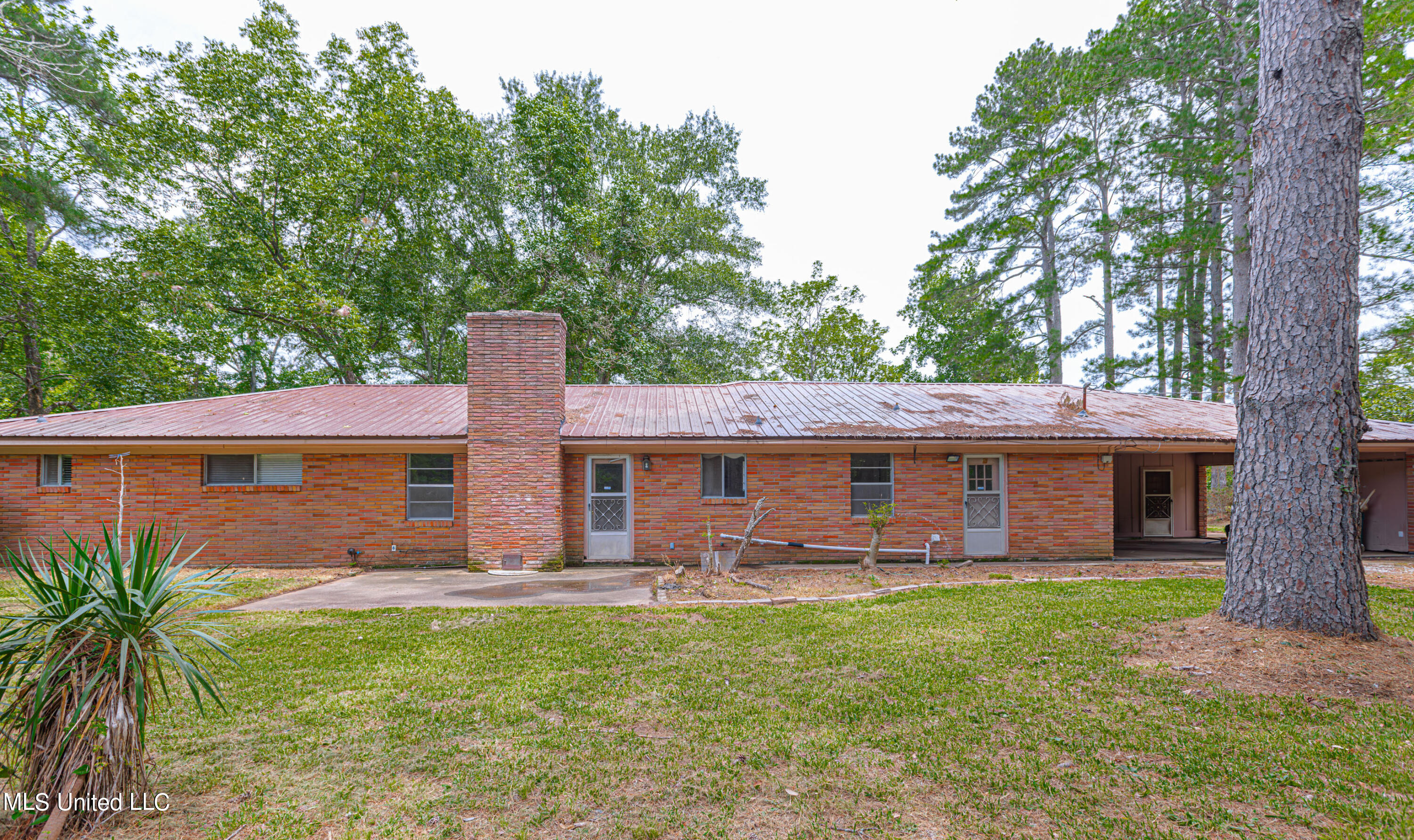 1965 McRaven Road Clinton, MS 39056 - Photo 4 of 28 1R4A1617-Enhanced-NR