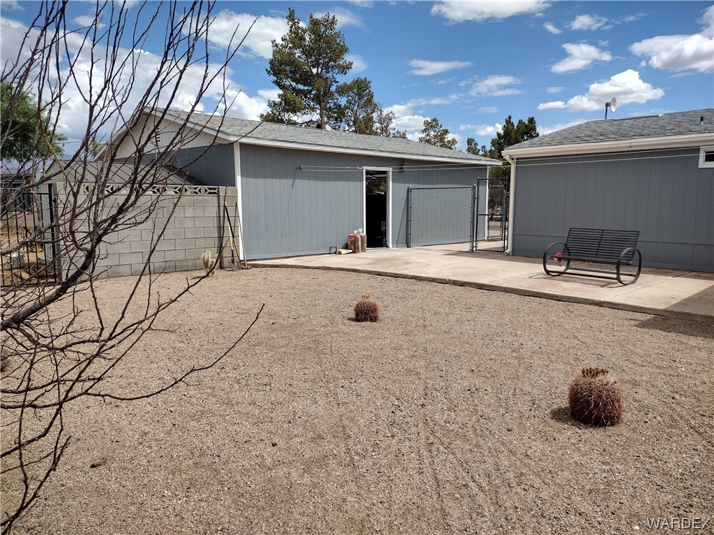 3321 McConnico Road Golden Valley, AZ 86413 - Photo 19 of 61