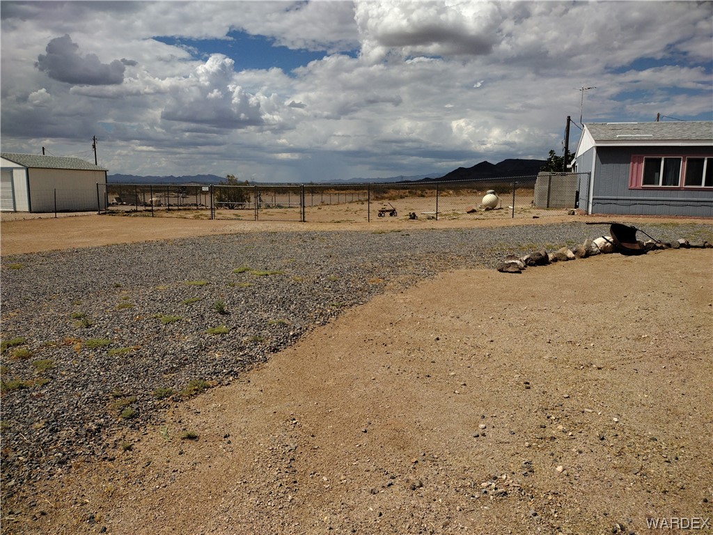 3321 McConnico Road Golden Valley, AZ 86413 - Photo 7 of 61